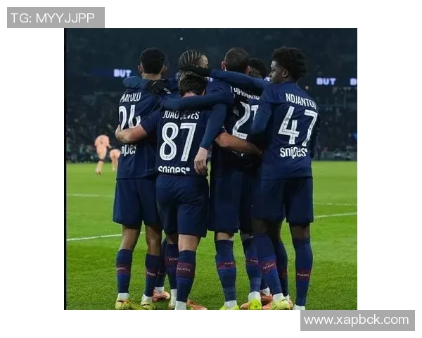 欧冠史诗对决巴黎热刺8比0狂欢维蒂尼亚帽子戏法背后的不为人知的秘密